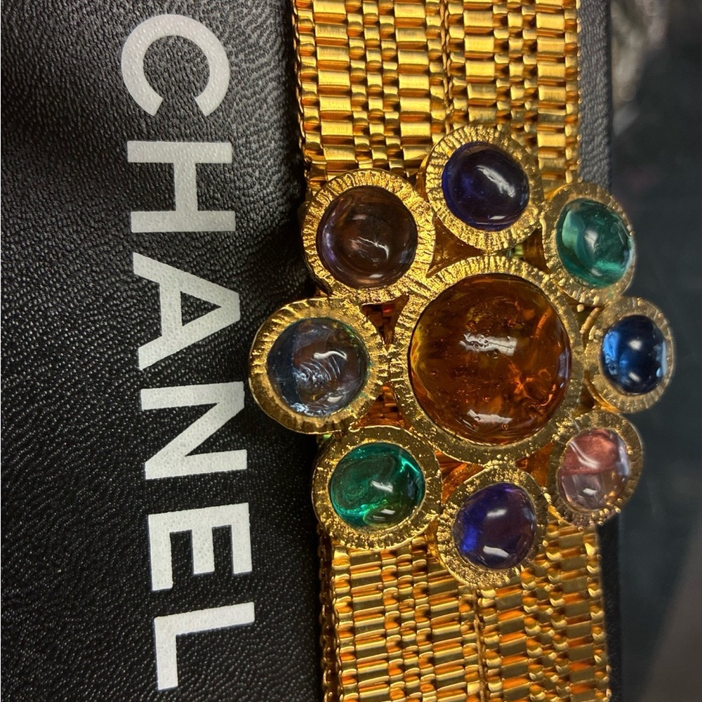 Vintage 1996 NIB Chanel Gold Mesh Belt featuring Gripoix Poured Glass Medallions
